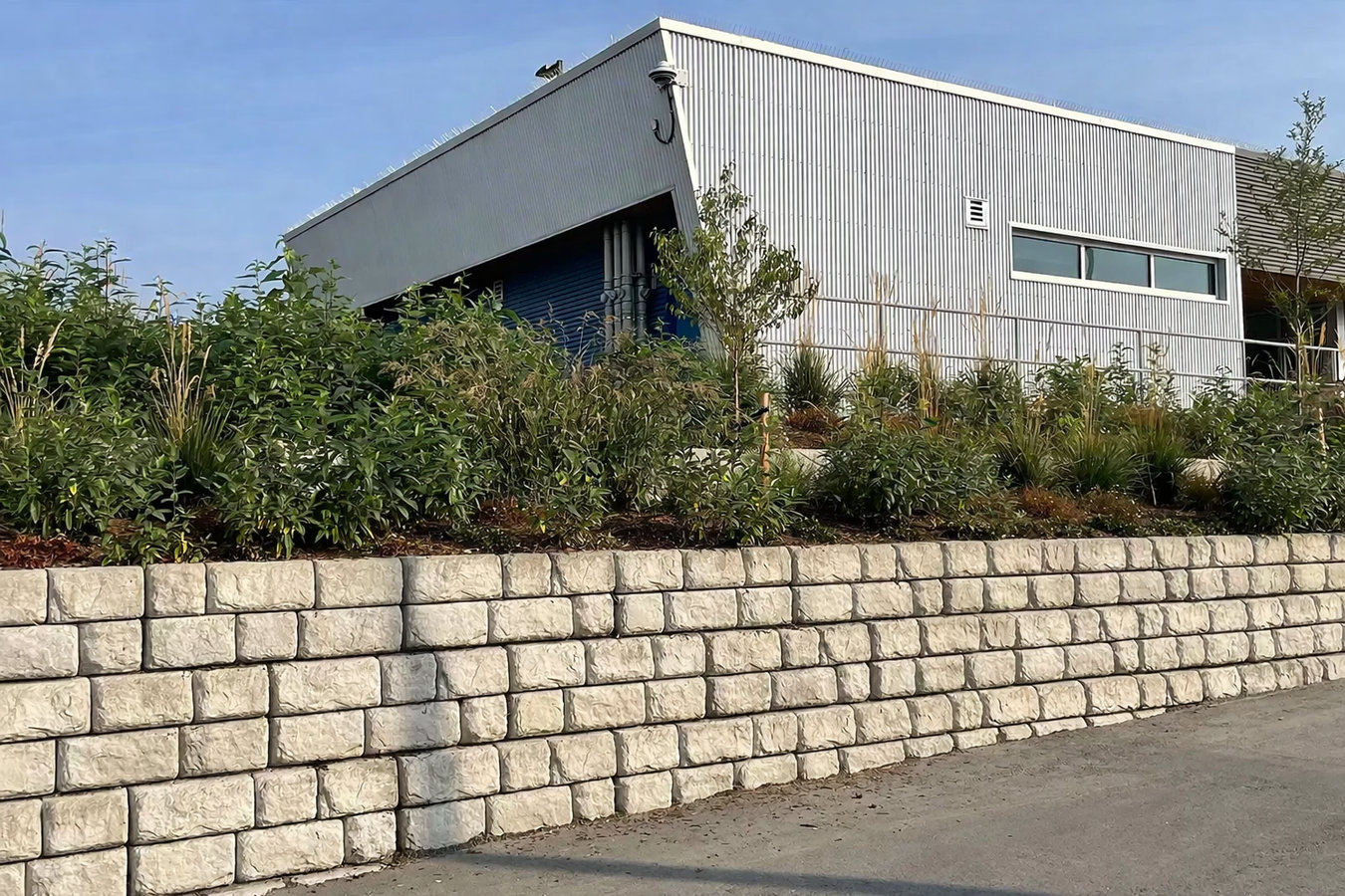 Concrete retaining walls